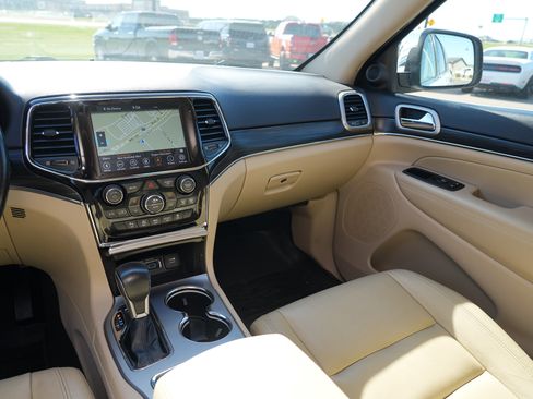 Used 2021 Jeep Grand Cherokee Limited AWD/4WD image 21