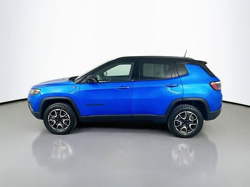 Used 2024 Jeep Compass Trailhawk w/ Trailer Tow Group AWD/4WD image 4