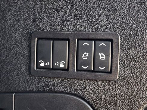 Used 2019 GMC Yukon Denali w/ Denali Ultimate Package image 18