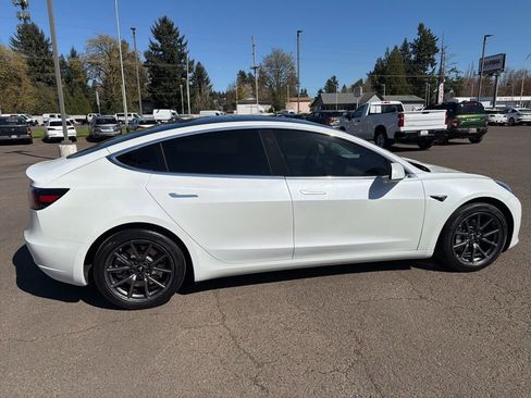 Used 2019 Tesla Model 3 Long Range image 4