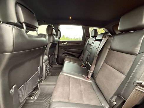 Used 2022 Jeep Grand Cherokee Laredo X AWD/4WD image 6