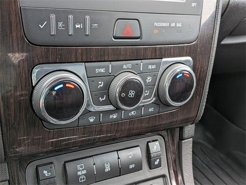 Used 2017 Chevrolet Traverse LT image 18