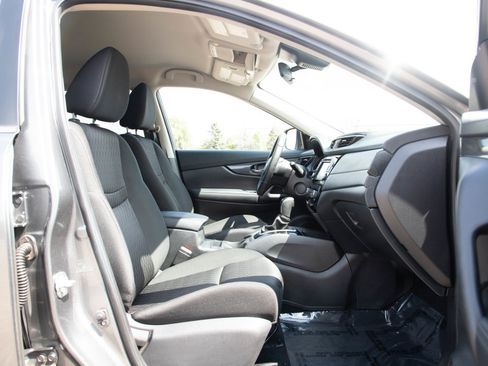Used 2020 Nissan Rogue SV AWD/4WD image 11