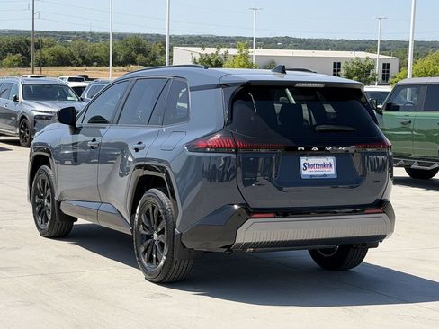 Used 2026 Toyota RAV4 SE FWD image 4