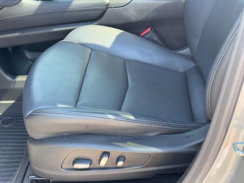 Used 2023 Cadillac XT6 Premium Luxury w/ Technology Package AWD/4WD image 17