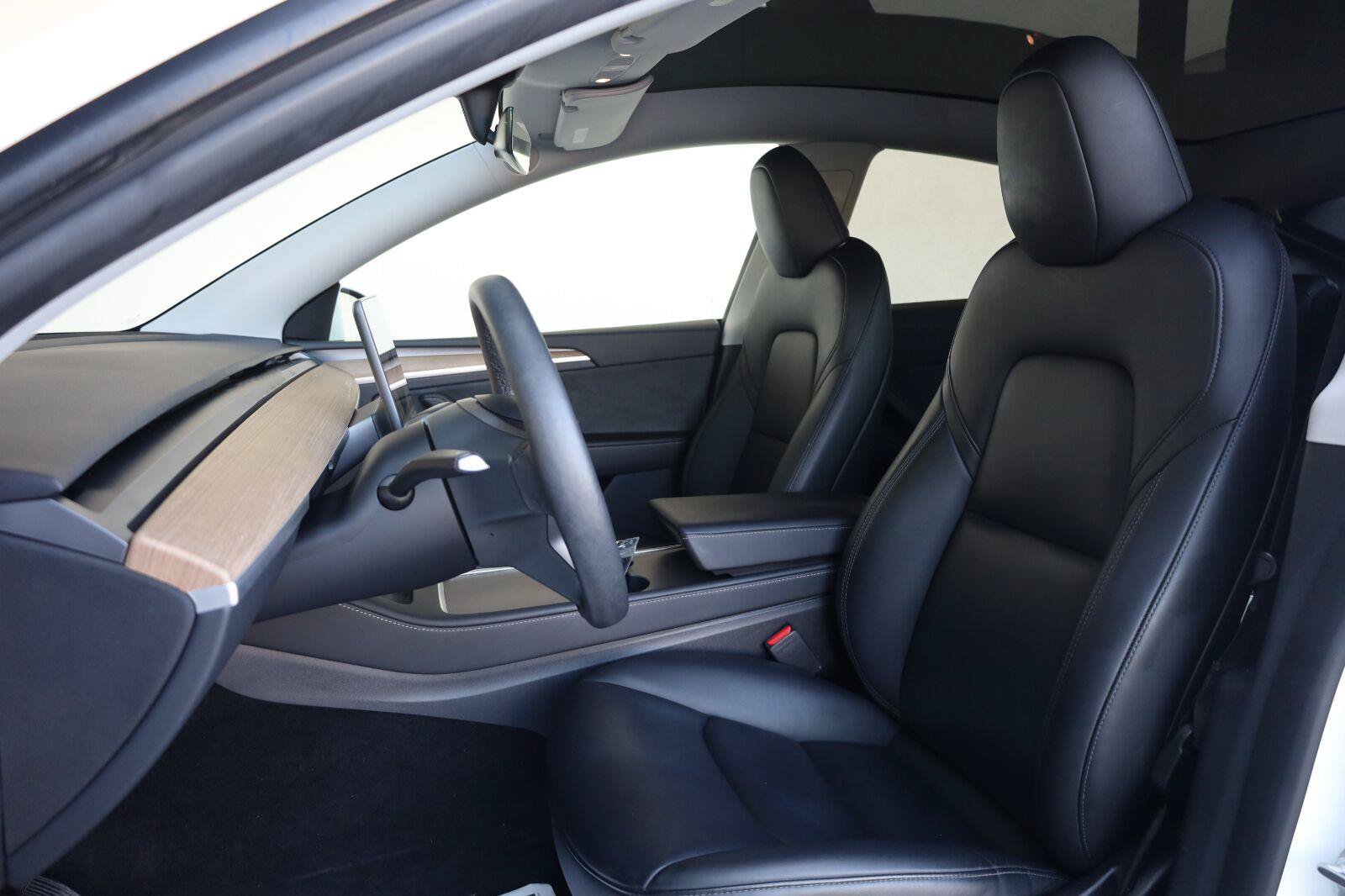 Used 2023 Tesla Model Y Long Range AWD/4WD image 18