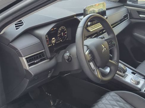 Used 2024 Mitsubishi Outlander SEL image 10