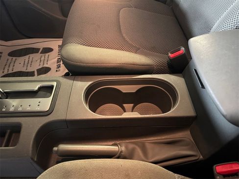 Used 2015 Nissan Frontier SV image 19