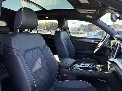 Used 2025 Volkswagen Atlas Cross Sport SEL Premium R-Line image 19