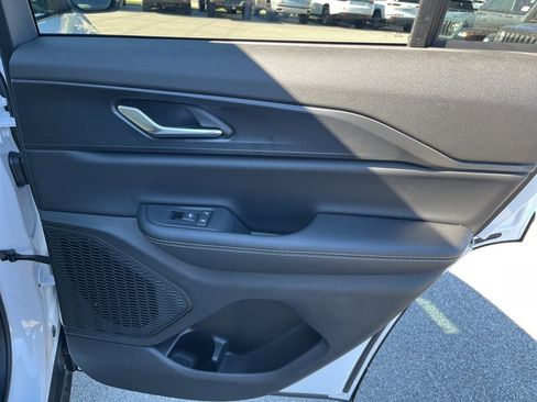 New 2025 Jeep Grand Cherokee image 12