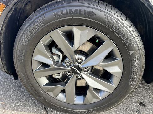 Used 2024 Kia Sportage SX image 9