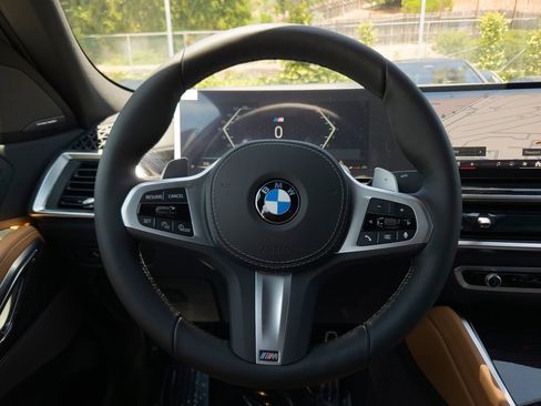 New 2027 BMW X6 xDrive40i w/ Executive Package AWD/4WD image 17