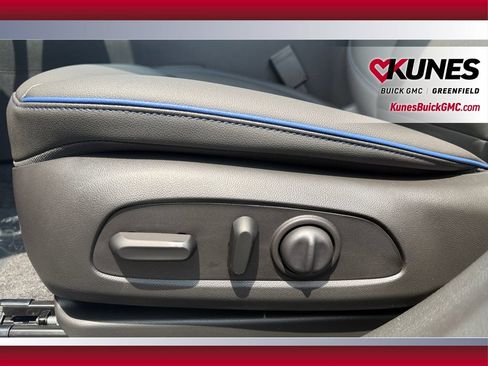 New 2026 Buick Envista Sport Touring w/ Convenience I Package FWD image 38