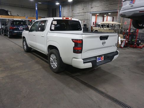 Used 2022 Nissan Frontier SV w/ Technology Package image 18