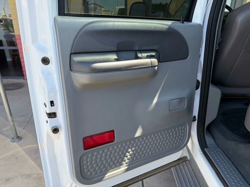 Used 2002 Ford F350 2WD Crew Cab DRW Super Duty image 21