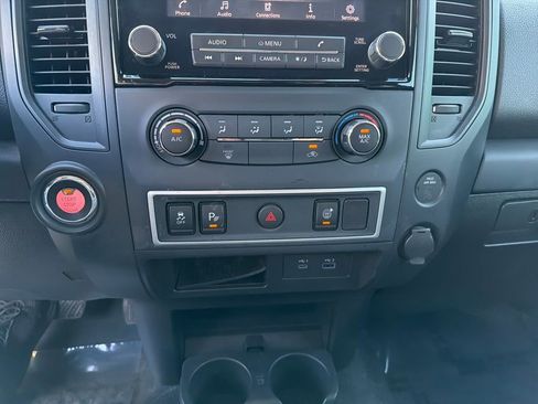 Used 2022 Nissan Titan S image 25