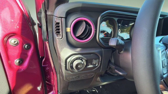Used 2026 Jeep Wrangler Unlimited Sahara AWD/4WD image 23