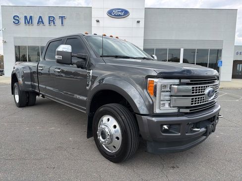 Used 2018 Ford F450 Platinum w/ Platinum Ultimate Package AWD/4WD image 1