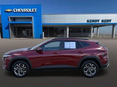 Certified 2025 Chevrolet Trax LT w/ Driver Confidence Package FWD image 30