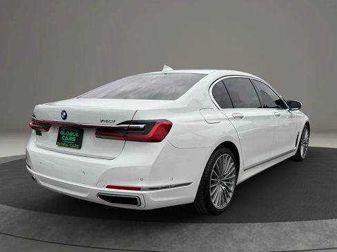 Used 2022 BMW 740i 740i Sedan 4D image 5