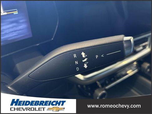 Used 2024 Chevrolet Equinox EV LT FWD image 25