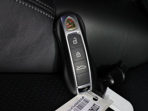Certified 2023 Porsche 911 Carrera 4S AWD/4WD image 33
