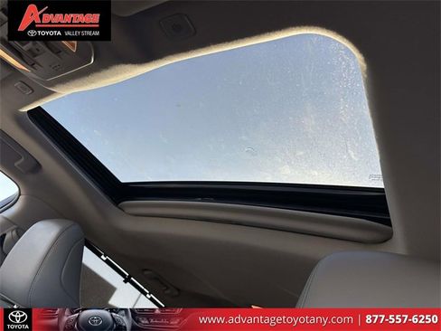 Used 2023 Toyota Highlander Limited image 22