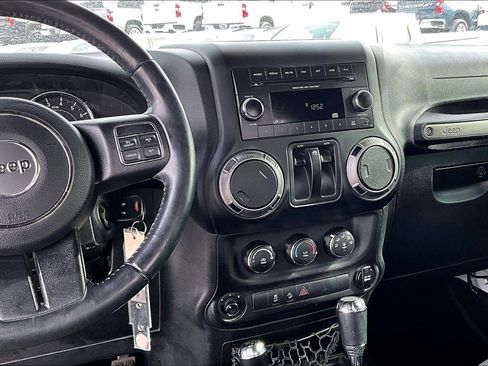 Used 2018 Jeep Wrangler Sport image 6
