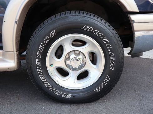 Used 2000 Ford Explorer Eddie Bauer image 42