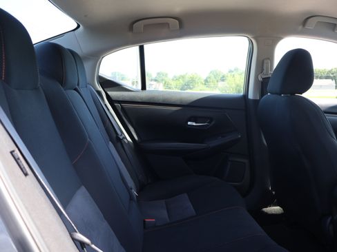 Used 2024 Nissan Sentra SR FWD image 12