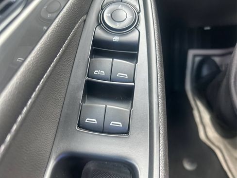 Used 2023 Chevrolet Traverse LT AWD/4WD image 35