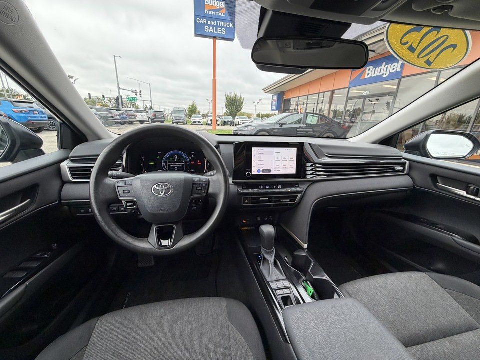 Used 2025 Toyota Camry LE FWD image 11