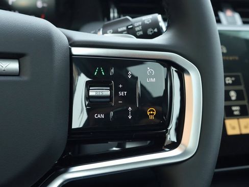 Certified 2025 Land Rover Discovery Sport S image 18