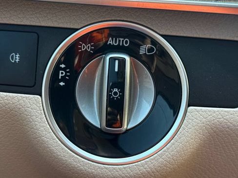 Used 2014 Mercedes-Benz E 350 Sedan image 25
