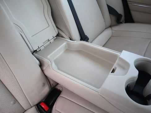 Used 2015 Chrysler 300 C w/ Light Group image 48