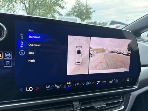 Used 2025 Chevrolet Equinox EV RS w/ Active Safety Package 3 AWD/4WD image 18