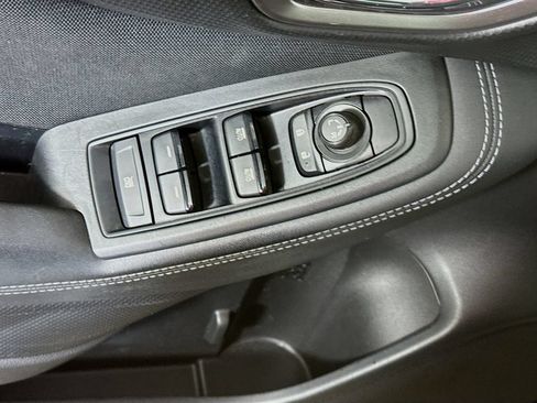 Used 2022 Subaru Forester Premium AWD/4WD image 18
