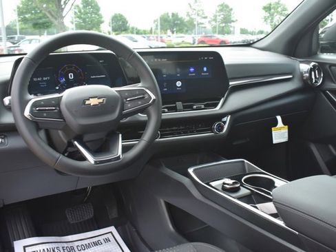 New 2026 Chevrolet Equinox LT FWD image 17