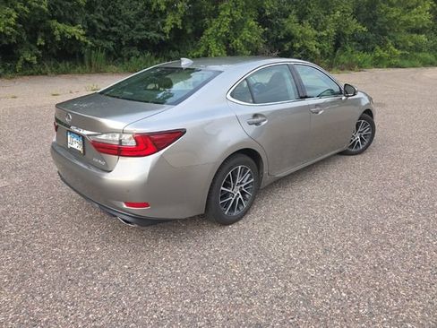 Used 2016 Lexus ES 350 w/ Premium Package w/Wood Trim FWD image 14