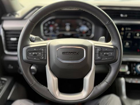 Used 2025 GMC Sierra 1500 Denali w/ Technology Package AWD/4WD image 14