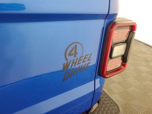 New 2025 Jeep Gladiator Willys image 30