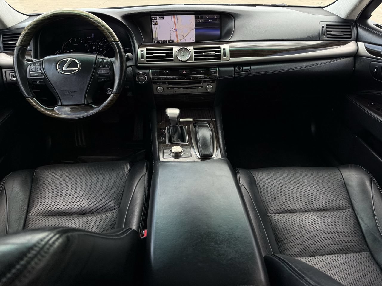 Used 2015 Lexus LS 460 AWD w/ Comfort Package image 11