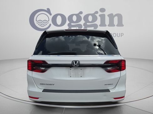 Used 2024 Honda Odyssey Sport image 4