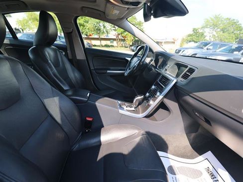 Used 2016 Volvo S60 T5 Premier w/ Convenience Package image 19