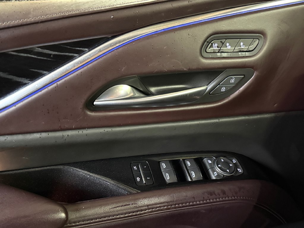 Used 2023 Cadillac Escalade V w/ LPO, ONYX Package AWD/4WD image 11