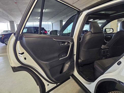 Used 2025 Toyota RAV4 XSE w/ Premium Package AWD/4WD image 31