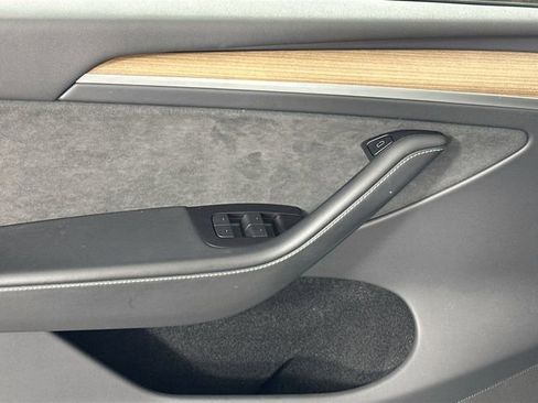 Used 2023 Tesla Model Y Long Range image 21