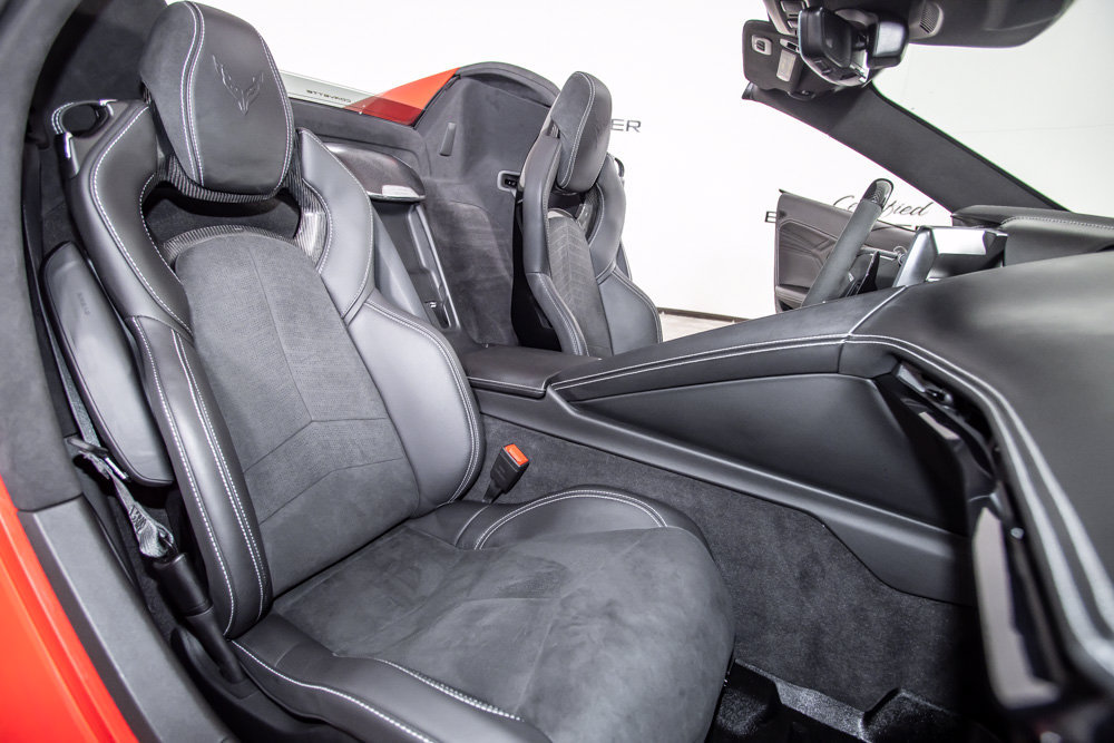 Used 2025 Chevrolet Corvette E-Ray w/ Stealth Interior Trim Package AWD/4WD image 17
