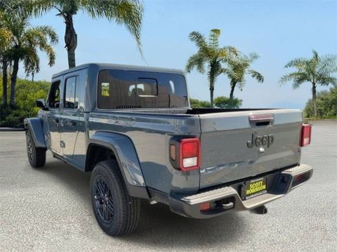 New 2026 Jeep Gladiator Sport AWD/4WD image 3