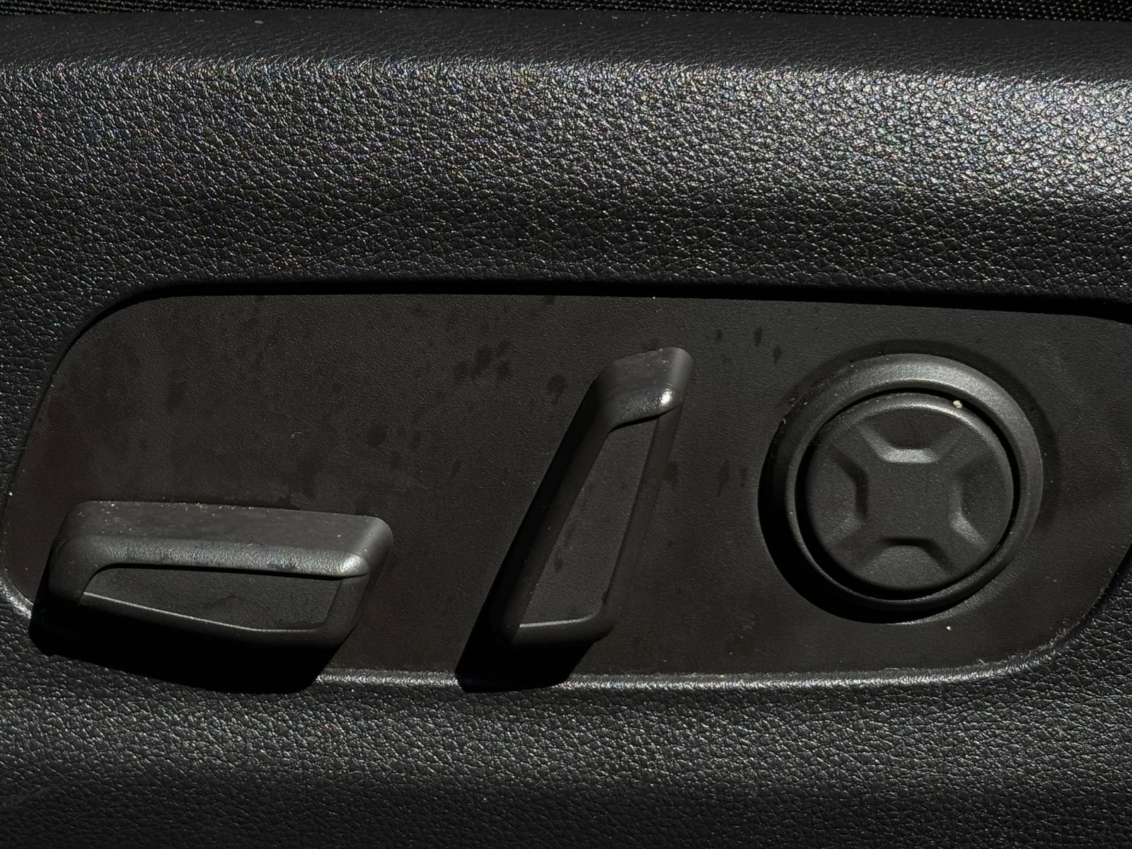 Used 2026 Kia Carnival FWD image 22